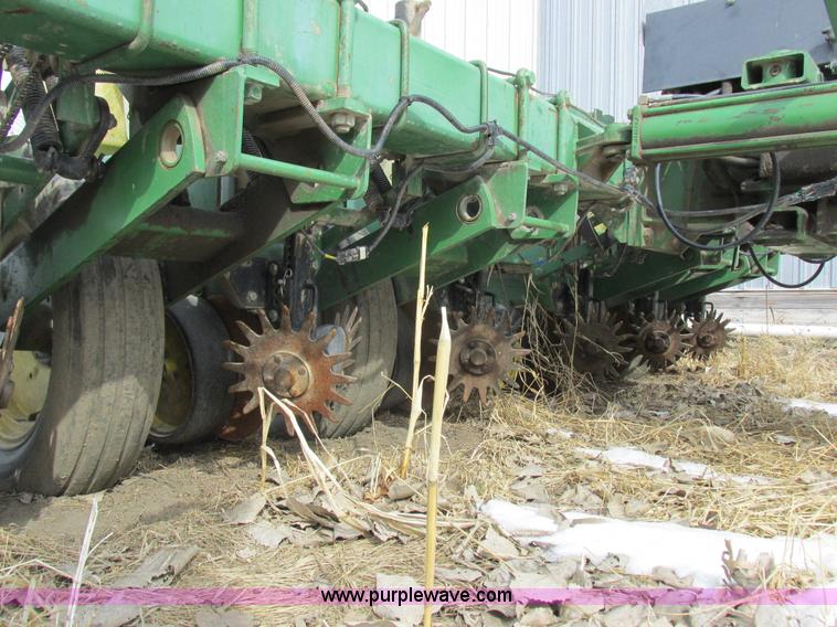 image for item K2041 John Deere 7000 planter