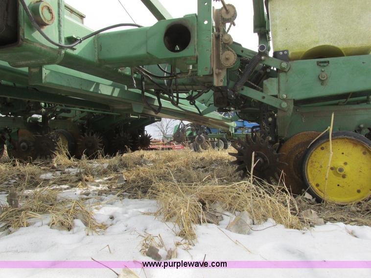 image for item K2041 John Deere 7000 planter