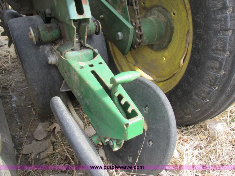 image for item K2041 John Deere 7000 planter