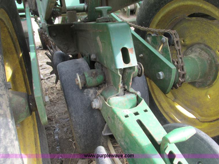 image for item K2041 John Deere 7000 planter