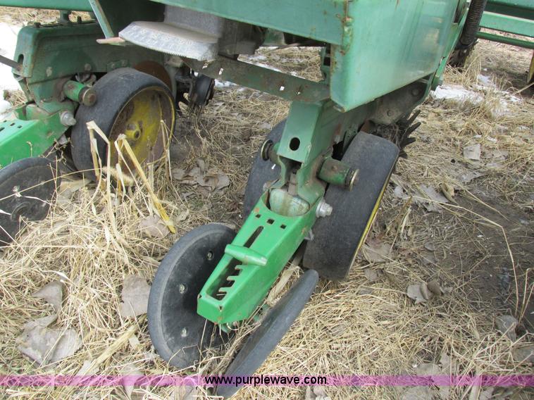 image for item K2041 John Deere 7000 planter