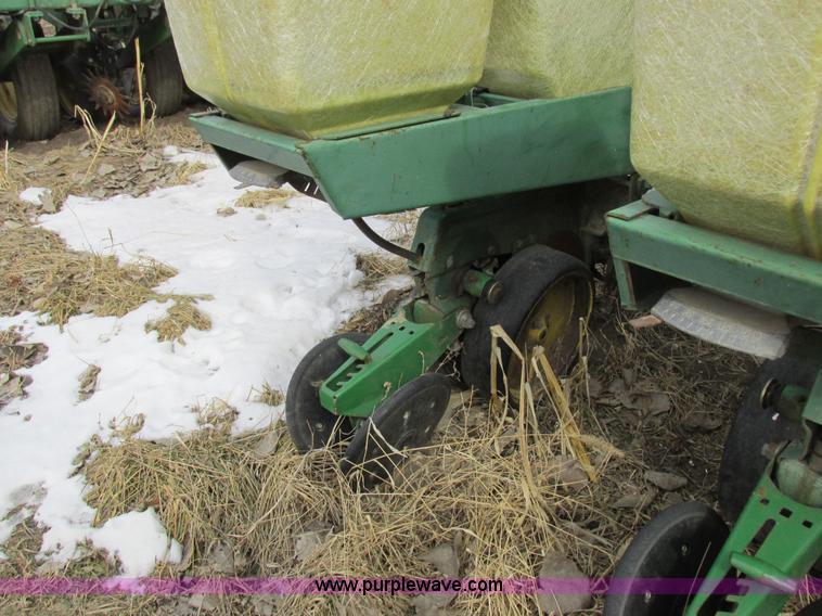 image for item K2041 John Deere 7000 planter