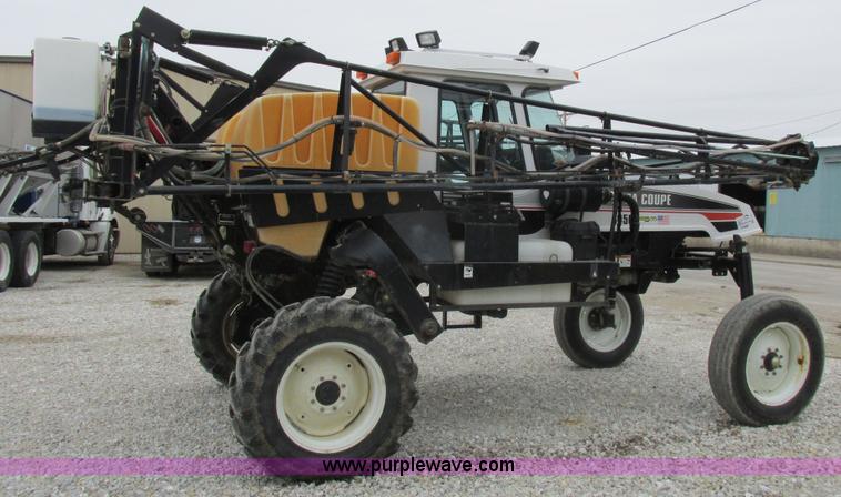 image for item K2062 2005 SpraCoupe 4450 self-propelled sprayer