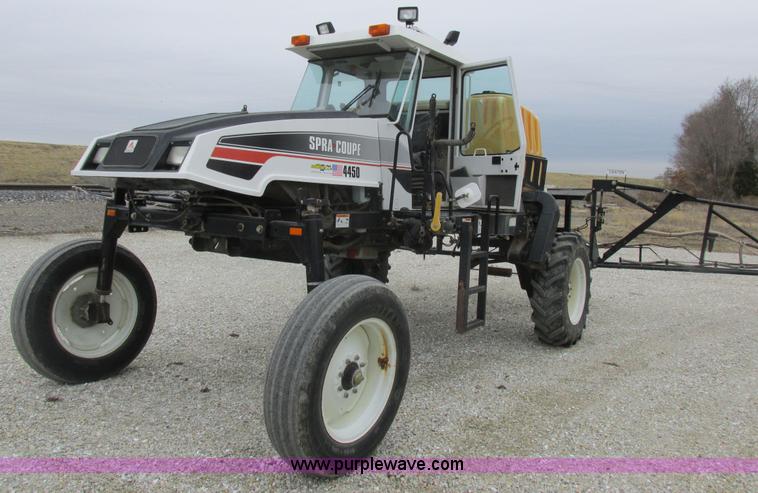 image for item K2062 2005 SpraCoupe 4450 self-propelled sprayer
