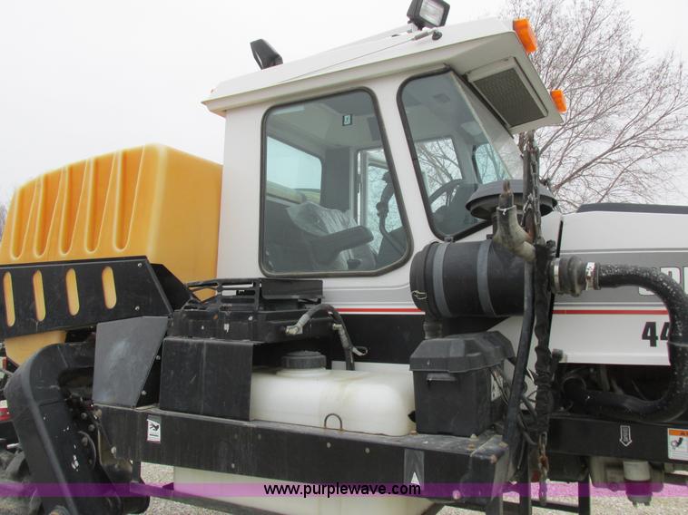 image for item K2062 2005 SpraCoupe 4450 self-propelled sprayer