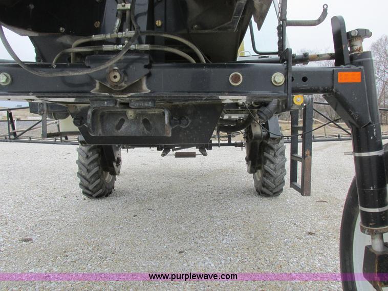 image for item K2062 2005 SpraCoupe 4450 self-propelled sprayer