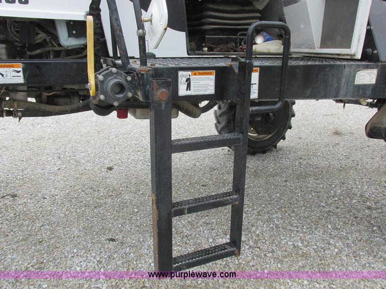 image for item K2062 2005 SpraCoupe 4450 self-propelled sprayer