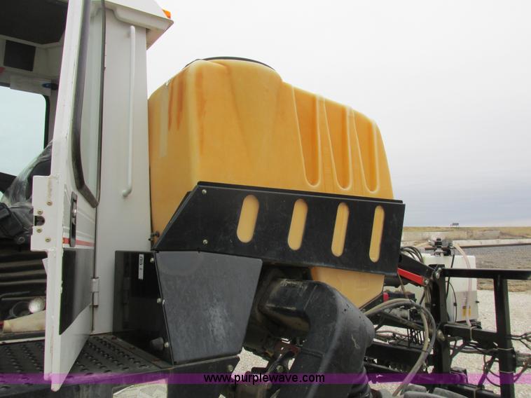 image for item K2062 2005 SpraCoupe 4450 self-propelled sprayer