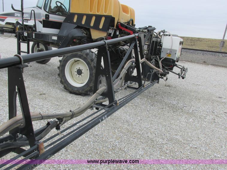 image for item K2062 2005 SpraCoupe 4450 self-propelled sprayer