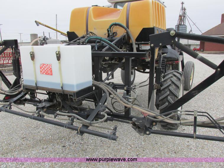 image for item K2062 2005 SpraCoupe 4450 self-propelled sprayer