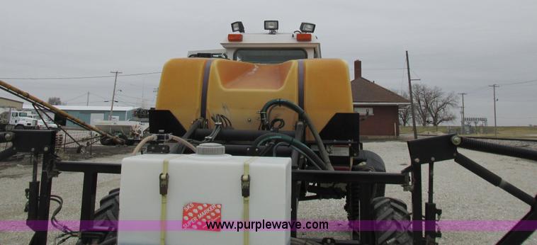 image for item K2062 2005 SpraCoupe 4450 self-propelled sprayer