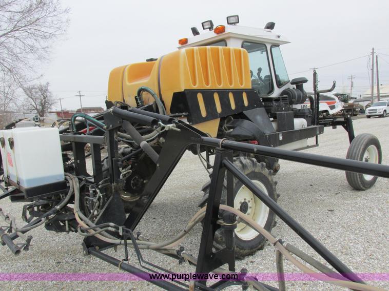 image for item K2062 2005 SpraCoupe 4450 self-propelled sprayer
