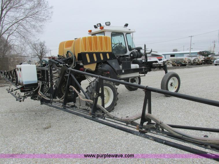 image for item K2062 2005 SpraCoupe 4450 self-propelled sprayer