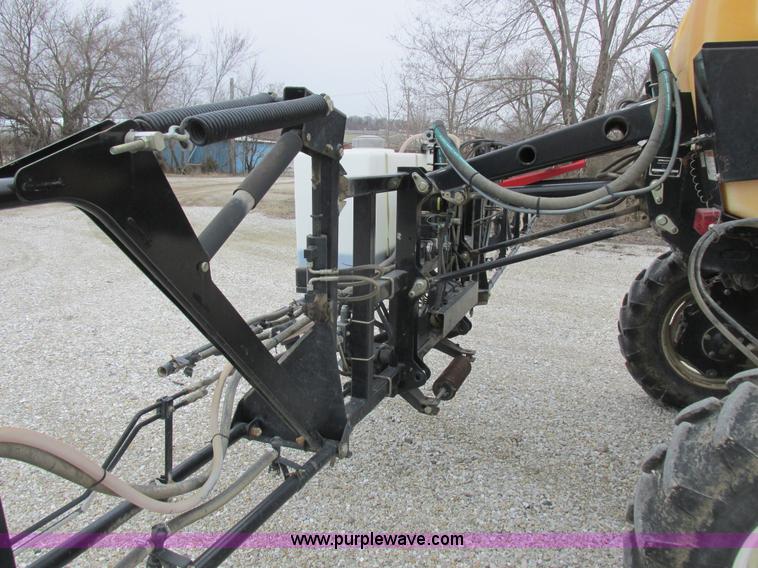 image for item K2062 2005 SpraCoupe 4450 self-propelled sprayer