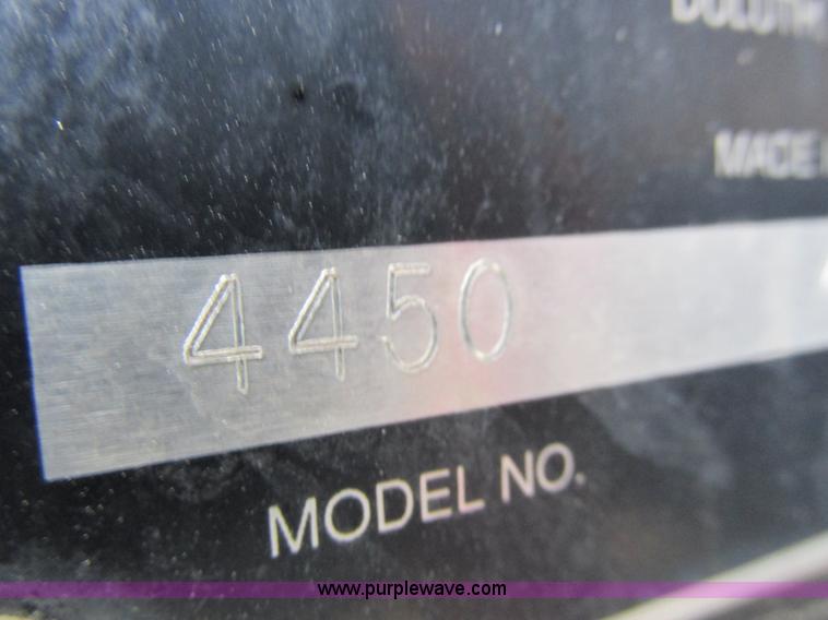 image for item K2062 2005 SpraCoupe 4450 self-propelled sprayer