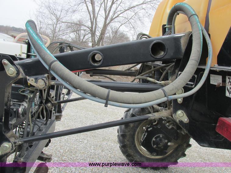 image for item K2062 2005 SpraCoupe 4450 self-propelled sprayer