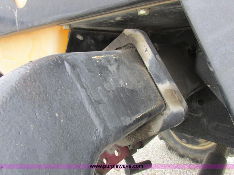 image for item K2062 2005 SpraCoupe 4450 self-propelled sprayer