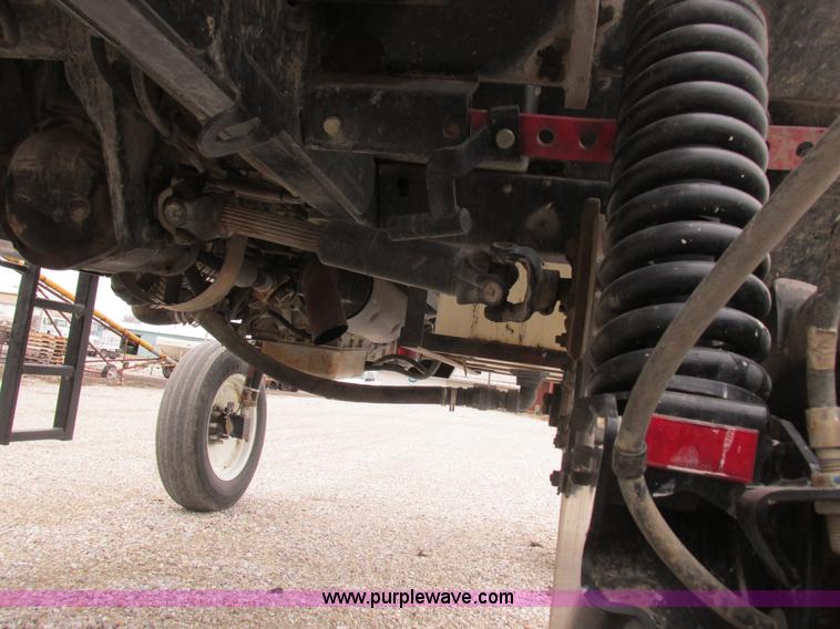 image for item K2062 2005 SpraCoupe 4450 self-propelled sprayer