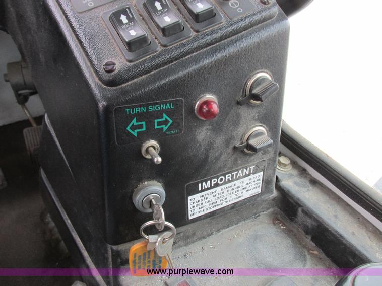 image for item K2062 2005 SpraCoupe 4450 self-propelled sprayer