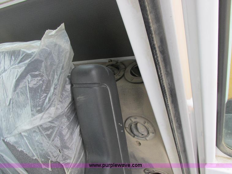 image for item K2062 2005 SpraCoupe 4450 self-propelled sprayer