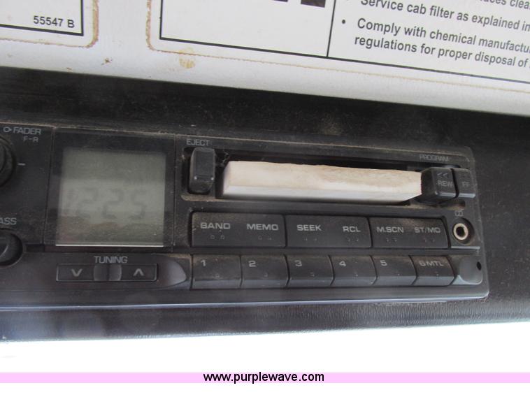 image for item K2062 2005 SpraCoupe 4450 self-propelled sprayer