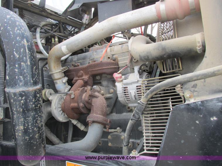 image for item K2062 2005 SpraCoupe 4450 self-propelled sprayer