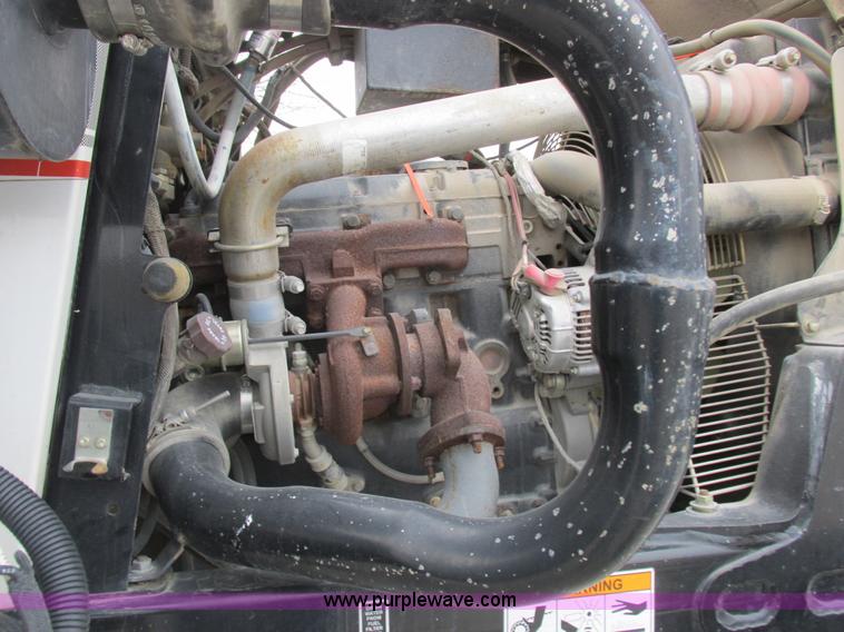 image for item K2062 2005 SpraCoupe 4450 self-propelled sprayer