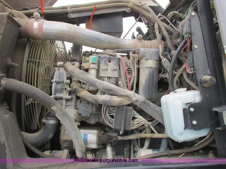 image for item K2062 2005 SpraCoupe 4450 self-propelled sprayer