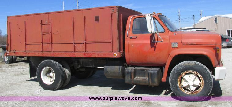 image for item K2063 1975 Chevrolet C65 grain truck