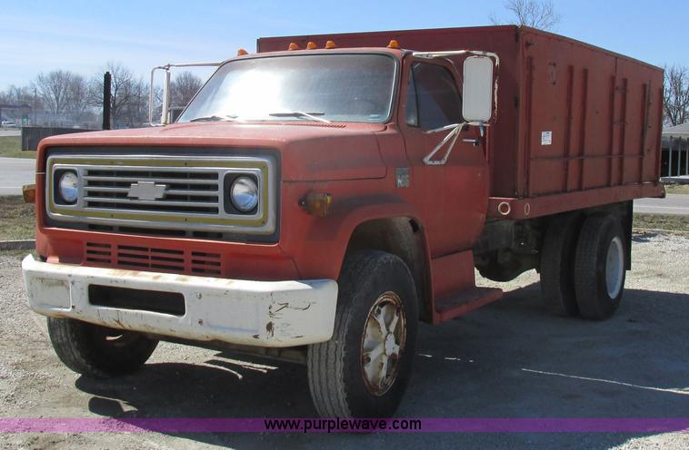 image for item K2063 1975 Chevrolet C65 grain truck