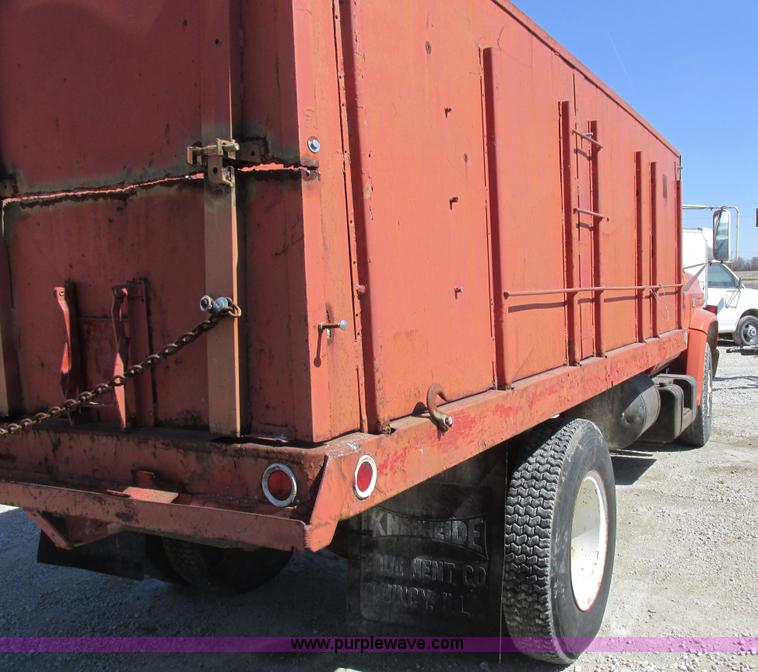 image for item K2063 1975 Chevrolet C65 grain truck