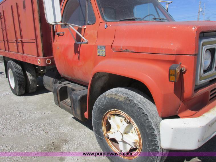 image for item K2063 1975 Chevrolet C65 grain truck