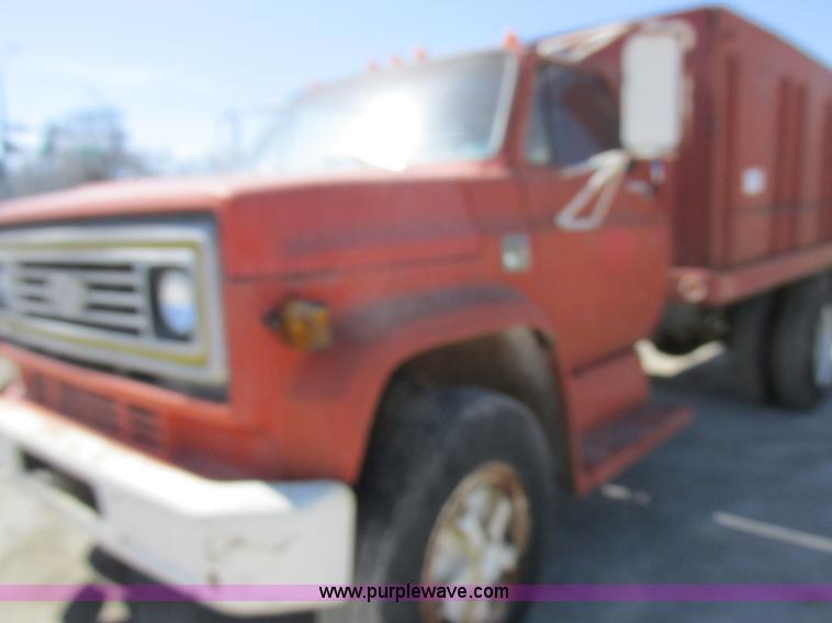 image for item K2063 1975 Chevrolet C65 grain truck
