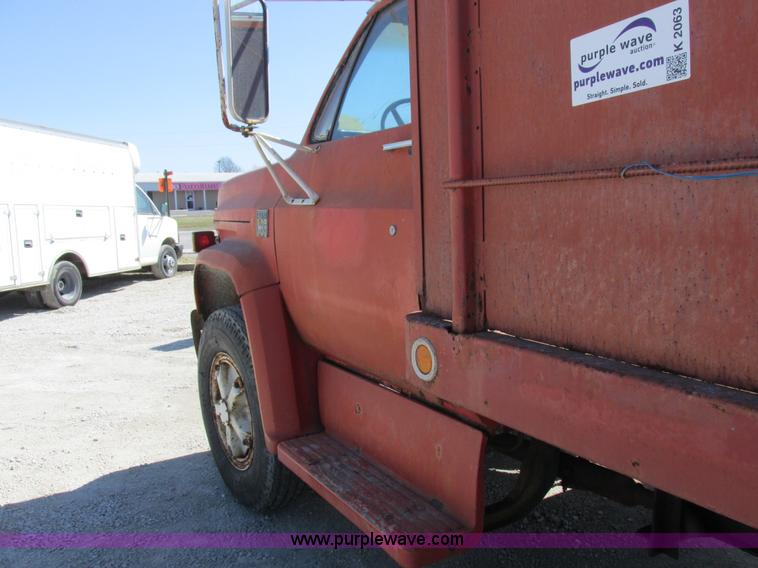 image for item K2063 1975 Chevrolet C65 grain truck