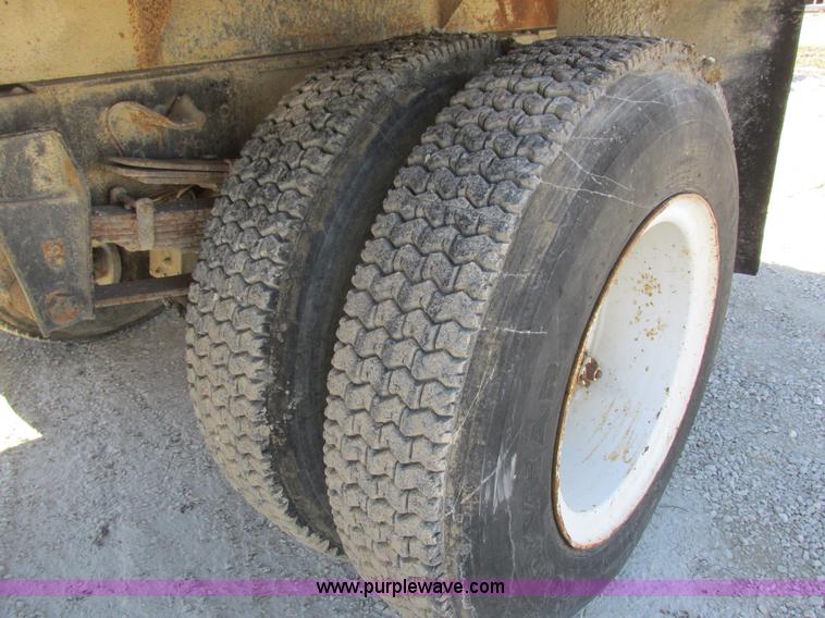 image for item K2063 1975 Chevrolet C65 grain truck