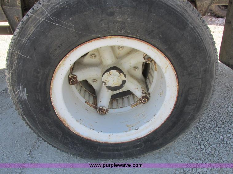 image for item K2063 1975 Chevrolet C65 grain truck