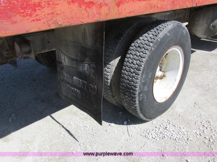 image for item K2063 1975 Chevrolet C65 grain truck