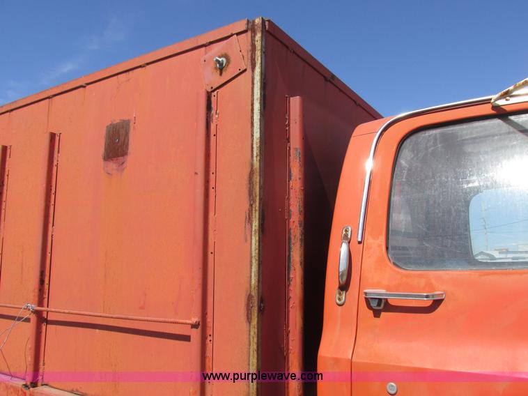 image for item K2063 1975 Chevrolet C65 grain truck