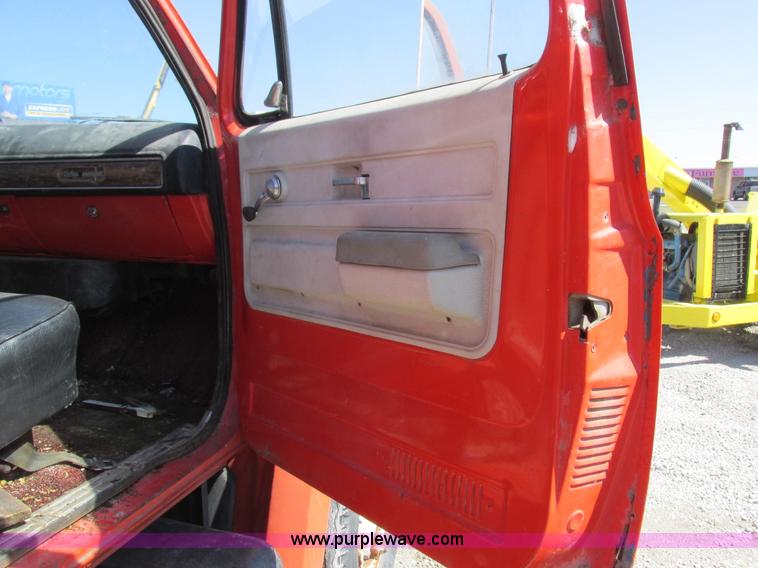 image for item K2063 1975 Chevrolet C65 grain truck