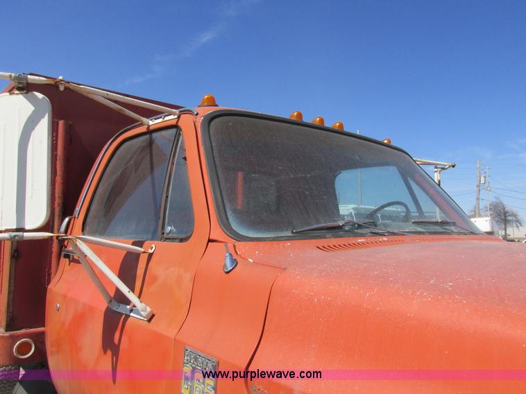 image for item K2063 1975 Chevrolet C65 grain truck