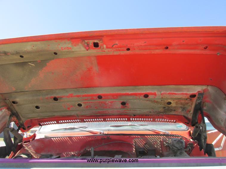 image for item K2063 1975 Chevrolet C65 grain truck