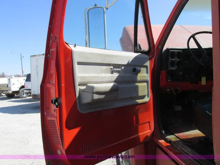 image for item K2063 1975 Chevrolet C65 grain truck