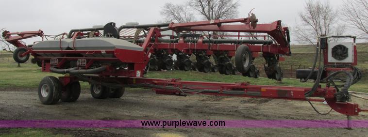 image for item K2073 2005 Case IH 1200 pivot transport planter