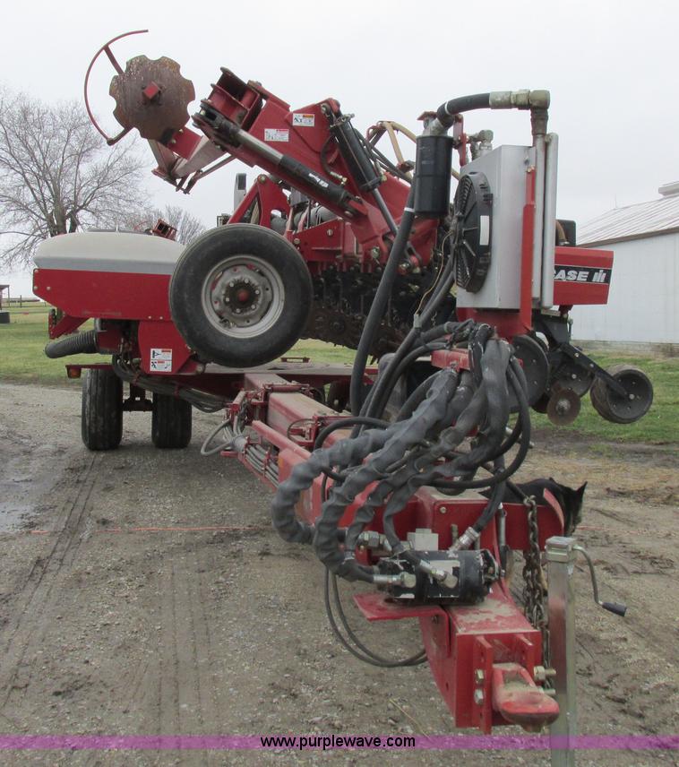 image for item K2073 2005 Case IH 1200 pivot transport planter