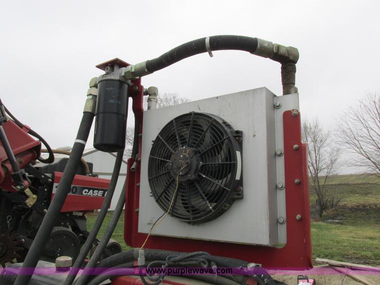 image for item K2073 2005 Case IH 1200 pivot transport planter