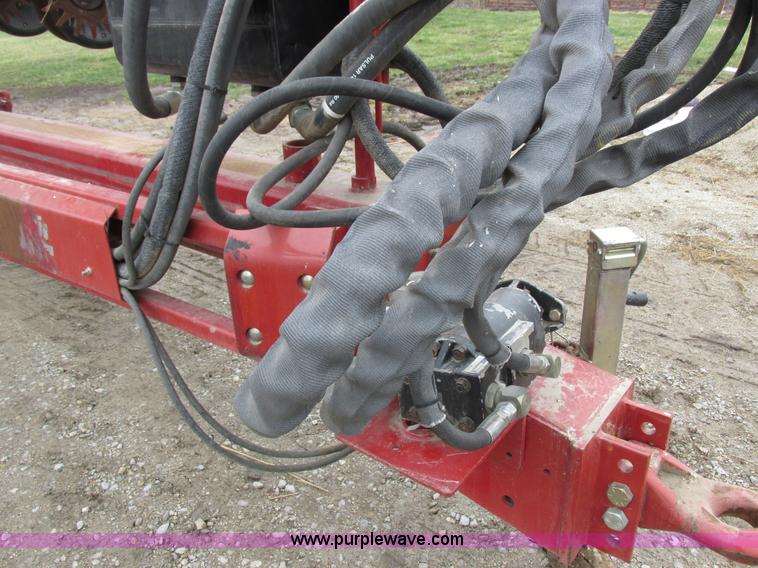image for item K2073 2005 Case IH 1200 pivot transport planter