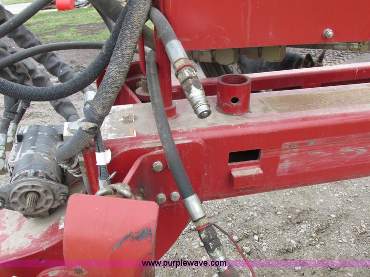 image for item K2073 2005 Case IH 1200 pivot transport planter