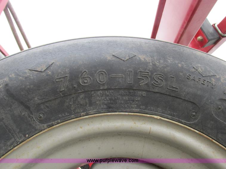 image for item K2073 2005 Case IH 1200 pivot transport planter