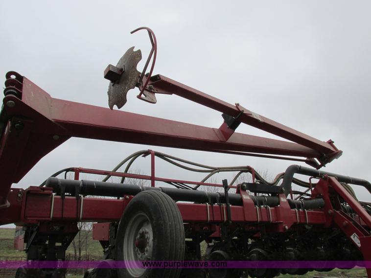 image for item K2073 2005 Case IH 1200 pivot transport planter