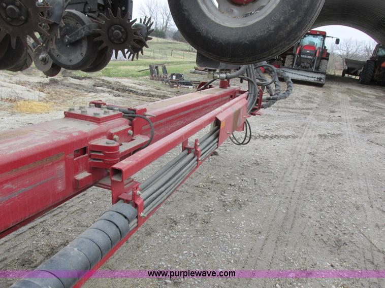 image for item K2073 2005 Case IH 1200 pivot transport planter